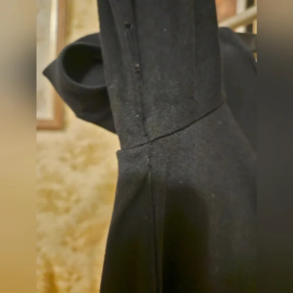 EXPRESS SMALL BLACK CUT-OUT TOP - Picture 7 of 8